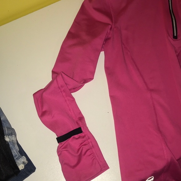 Pink workout sweater! - Picture 2 of 6